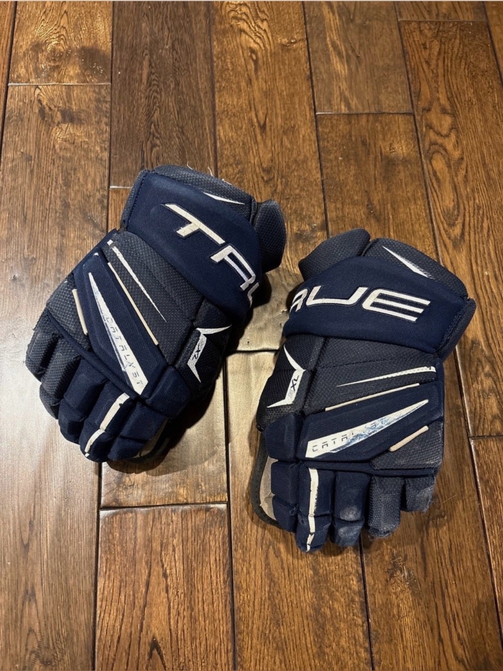 True Catalyst 5XL Senior 15” Hockey Gloves